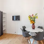 Domus Adriana Ada - Adiacente Metro A Apartament