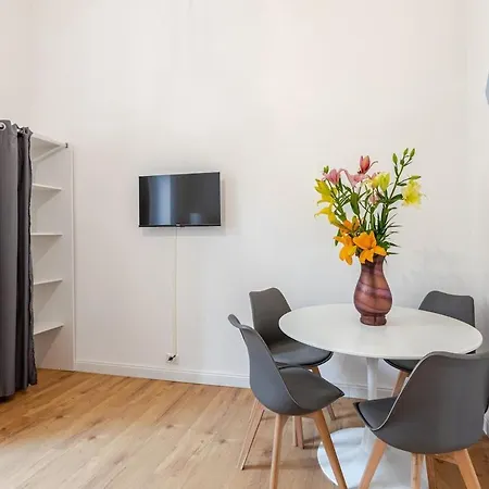 Domus Adriana Ada - Adiacente Metro A Apartment